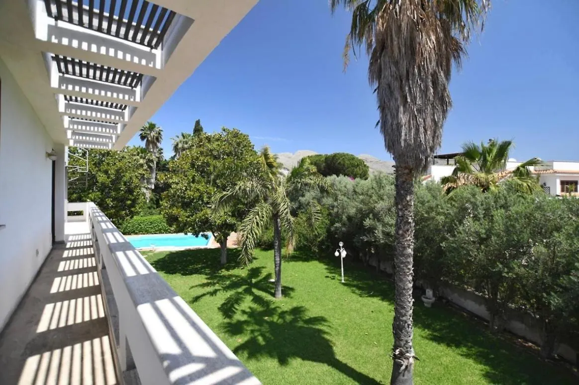 Villa Leone Palermo 0*,  Italia